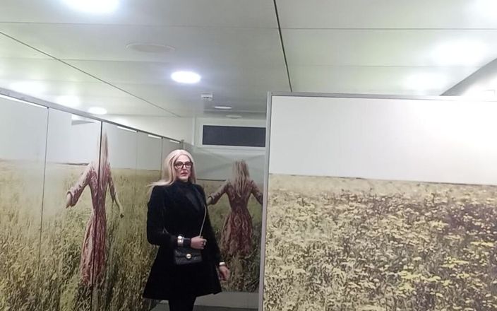 Tatiana Zorrita: Pirang di Gallerie