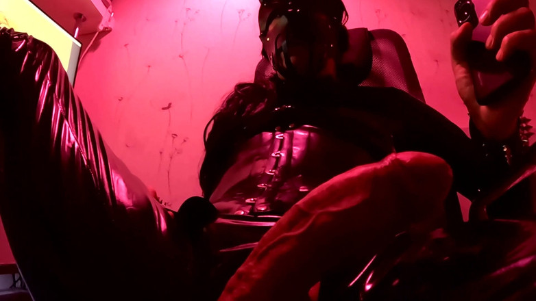 Tranny Bunny: Big Dick, Shemale,, Slave, BDSM, Hot Fetish