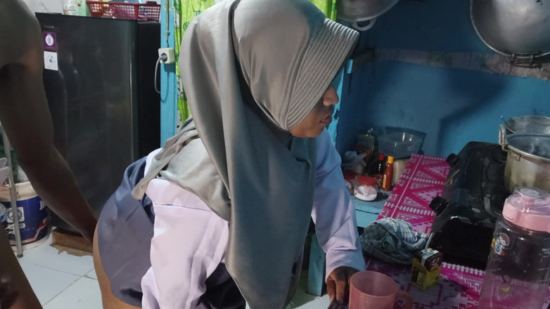 Rania: knullar min styvsyster i köket innan jag går på college