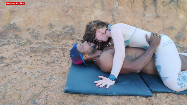 MARCIO BAIANO: Valentine Couple Leaves Quebrada Mattress Just to Fuck