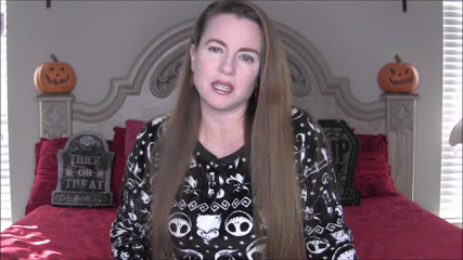 Nikki Nevada: Mijn halloween pyjama en sokken masturberen