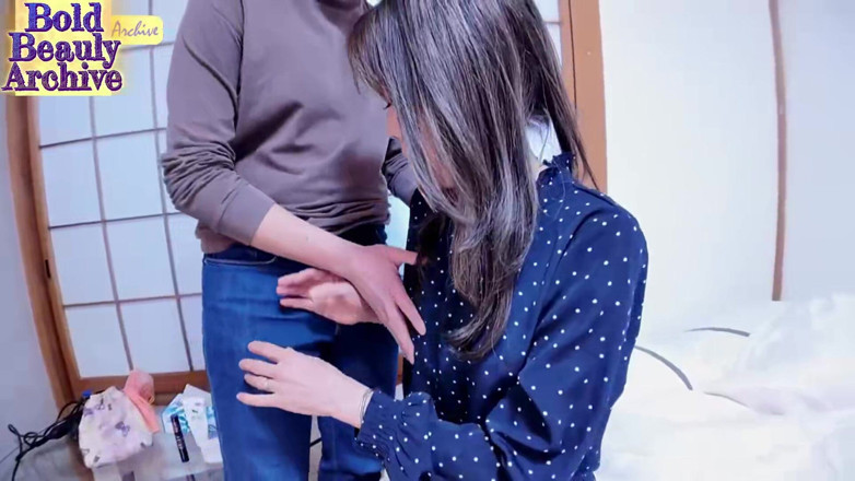 Temptation: Ostřílená manželka ukazuje nečekanou zvědavost, hravá trojka fantazie zanechává překvapivý...
