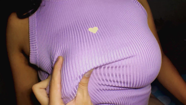Ellie pink: Belleza nena latina engañando y chupando polla en secreto