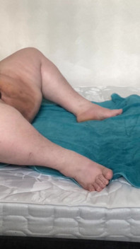 Strofinando i miei capezzoli spremendo le mie tette intensa bacchetta figa stimolante orgasmi