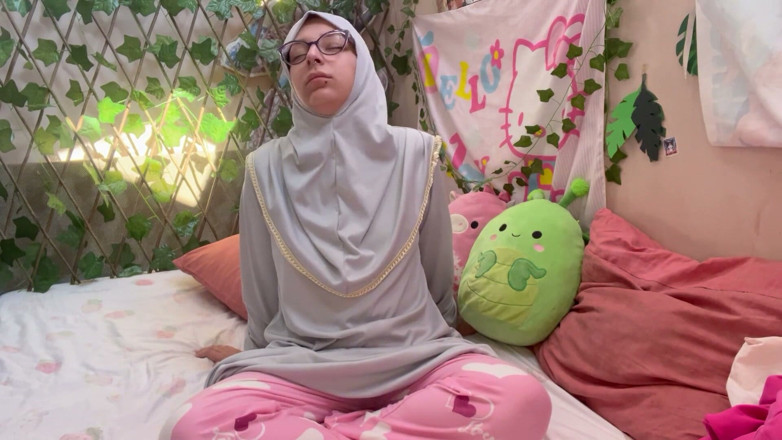 lanalovacutie: Yoga-in-hijab-day-17