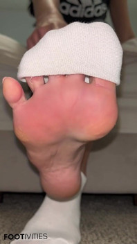Stroke for My Feet JOI Od Ivys Feet