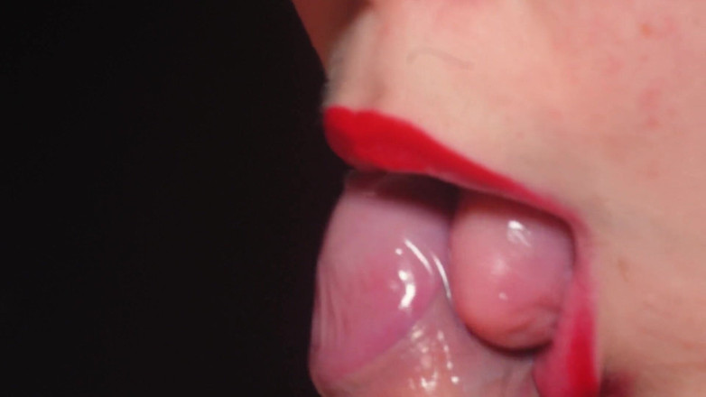 Rita_Solo: Blowjob dalam kondom dengan sangat dekat. Bibir merah membelai dan...