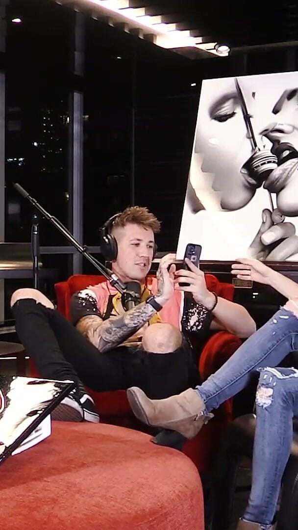 Pillow Talk: Cassaundra Kelly nám připomíná, proč je milf od vedle!