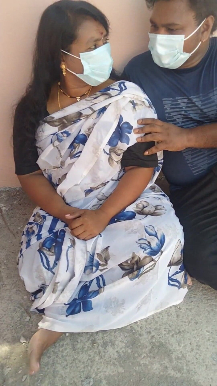 Benita sweety: Tamilă desi în sari în aer liber sex cu fratele vitreg