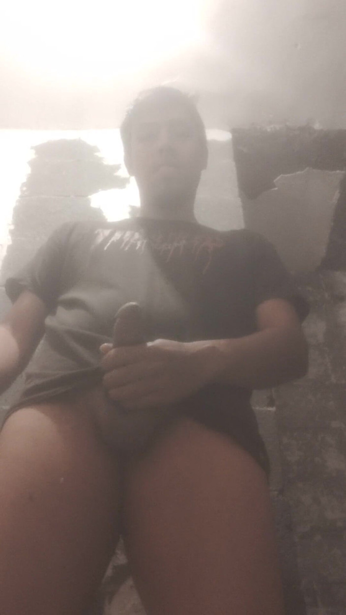 AlexAlejandro13: Vamos nos encontrar no banheiro