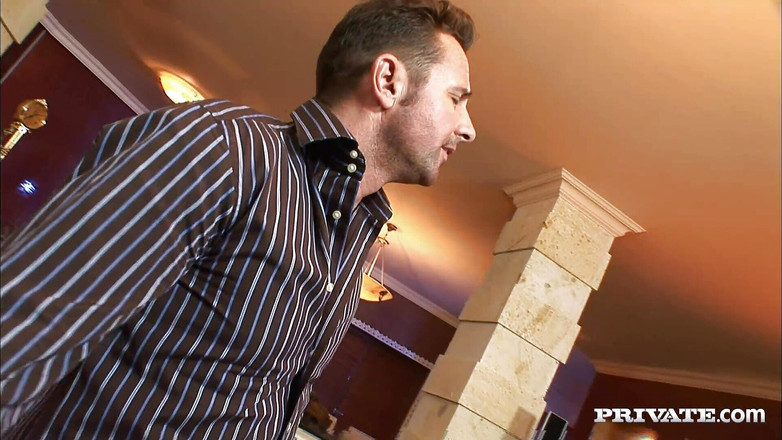 Private.com: SOUKROMÁ krásná blondýnka Cherry Jul se zbláznila v této orgii