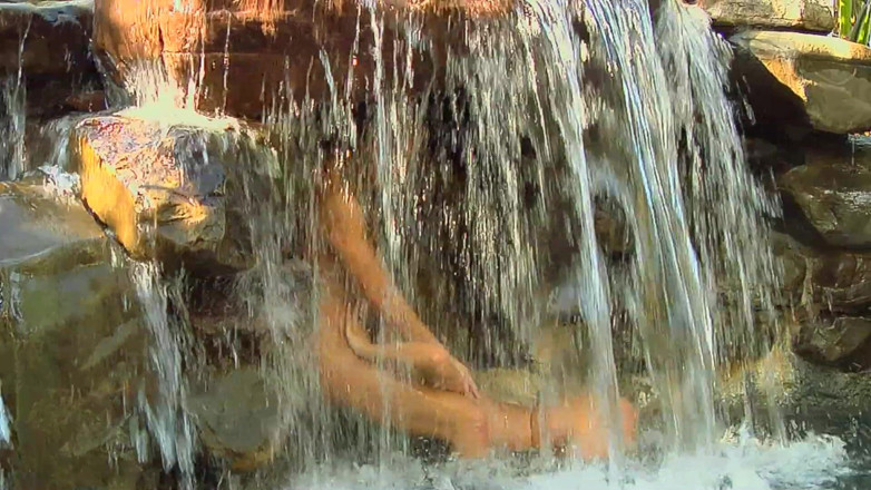 Hot Girlz: Alluring Teens Had Fun Fucking On The Pool