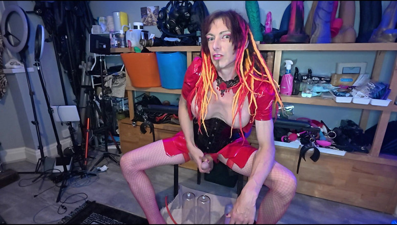 Jasmine_Dlight - Giantess Glamazonian Mistress: Jasmine_dlight - Pvc-Riesin Sph WICHsanleitung mit massivem schwanz und dicken titten