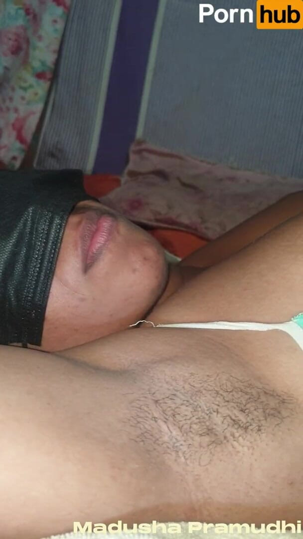 Tiyana: Desi de olhos vendados quente esposa duro foda caseiro