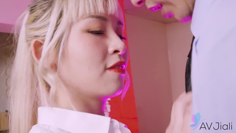 AV Jiali: นางแบบโฆษณาไต้หวันสาวร้อนเงี่ยนเย็ดกับเซลส์หนุ่มหล่อ