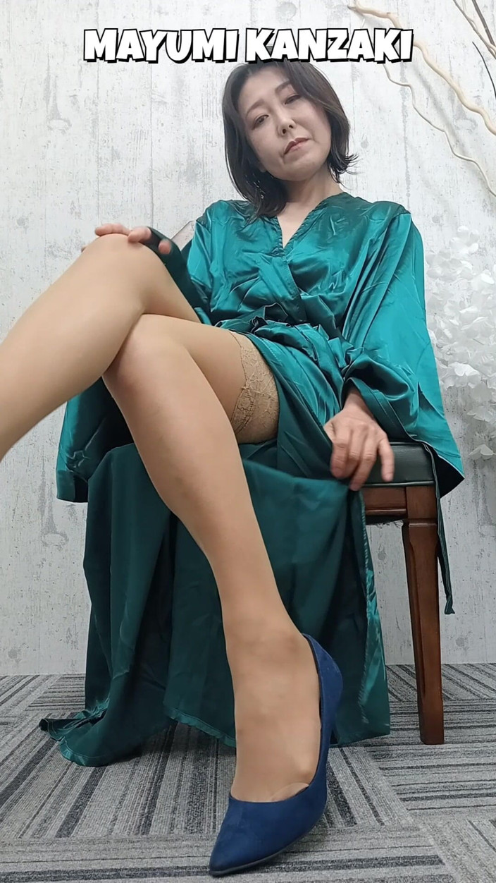 Mayumi Kanzaki: Sessione fotografica di giugno: gambe e piedi