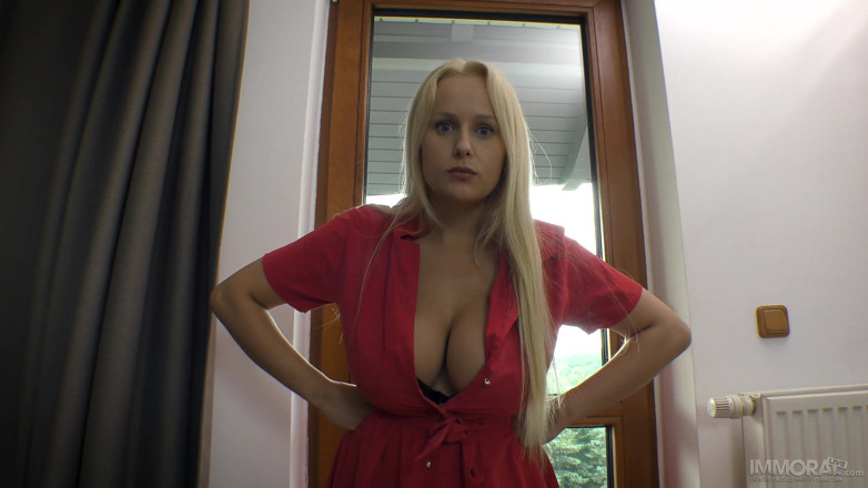 Immoral Live: Stiefmoeder Angel Wicky spuit over stiefzoon