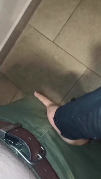 Mama vitregă cere să-i fie rupt anusul