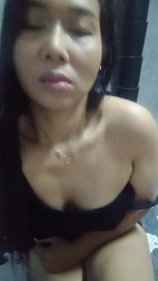 Asian rich model: 18살의 젖가먹기