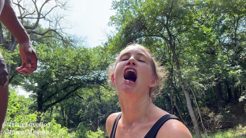 TrixieLove: Hike wild MILF / kote hitam besar - deepthroat, dubur, rimming, creampie