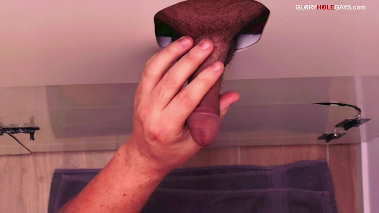 GLORYHOLEGAYS: Latino Heat la gaura din zid - gloryhole - încărcătura lui este uriașă