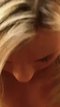 Seksowna blondynka Bree Olson dostaje jej ogolone cipki wypełnione i pokryte spermą