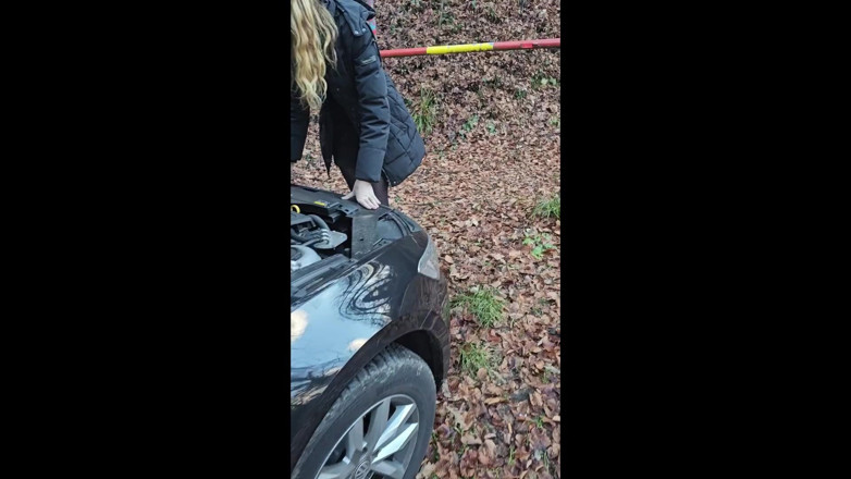 Bikergirl_97: Neujahrs auto-panne endet mit bezahl робить мінет і отримує камшот на обличчя