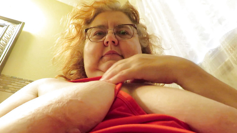 BBW nurse Vicki adventures with friends: Tur tubuh nv di kencing memek jembut tebal di kamar...