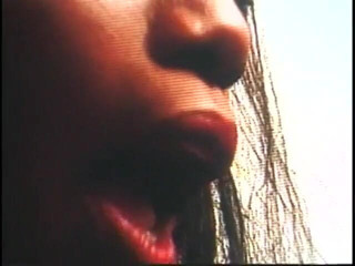 A Lesbian World: Superb model negru linge pizda pe patul negru