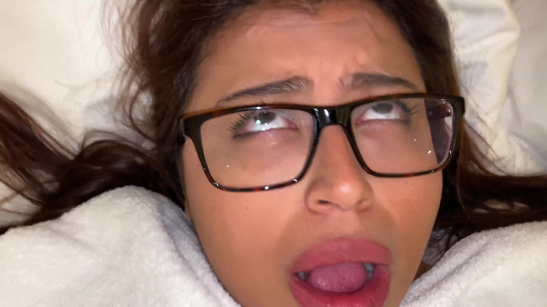 Mamicolombiana: Não fode uma boneca sexual se puder foder uma madrasta...