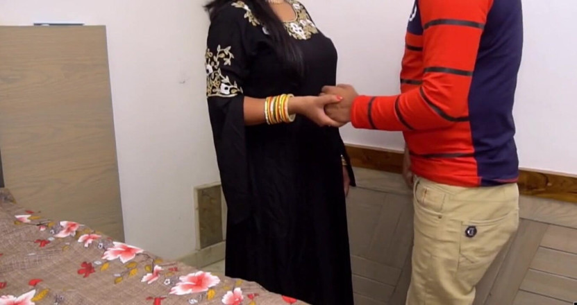 FloweryMask42: Desi Bhabi zerżnięta hindi audio
