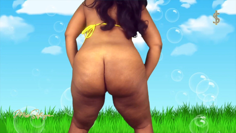 Miss-Safiya: Se masturbando no meu biquíni Pikachu