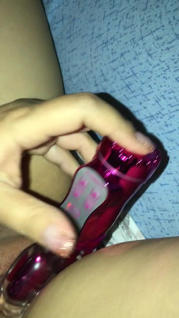 Cherry girl: Solo vibratör mastürbasyonu