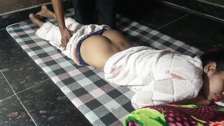 Shivanibaby: Gadis sange ini dientot habis-habisan di ruang bawah tanah