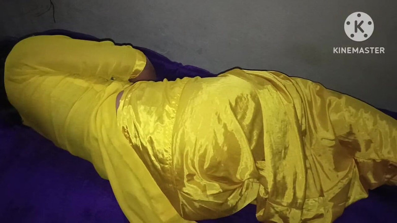 Savita5343: देवर ने भाभी के साथ रात में मस्ती की