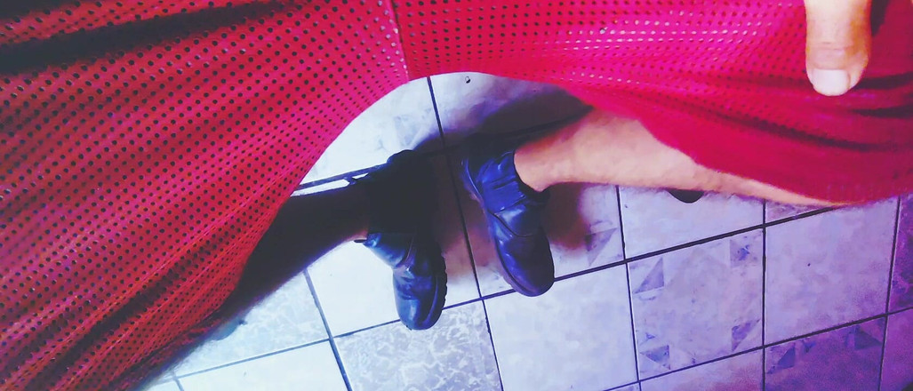 Stink HairyMale: Laarzen aantrekken - POV