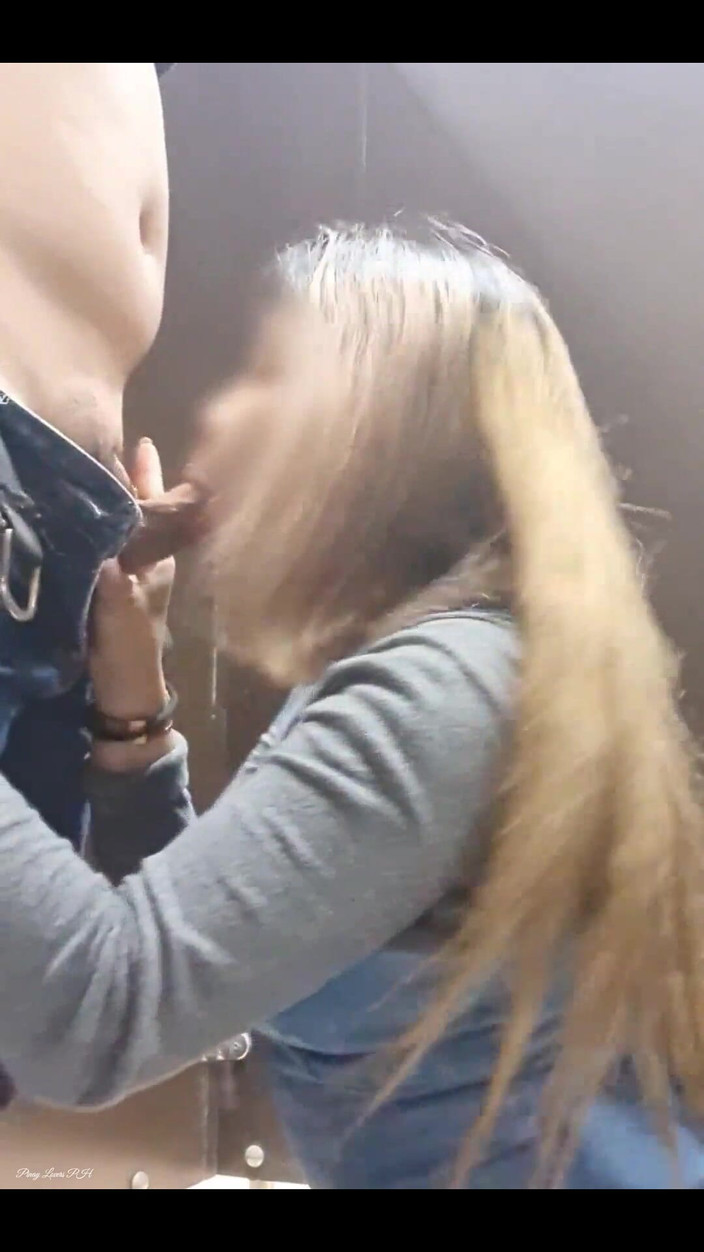 Vixenn Cruz: Kåt bästa vän lät mig komma inuti henne på passningsrummet,...