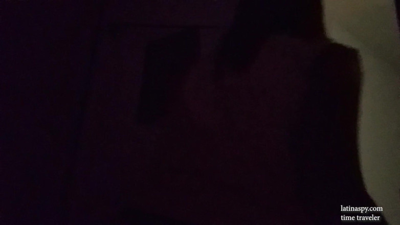 Time traveler: Покоївка носить лише жовту сорочку