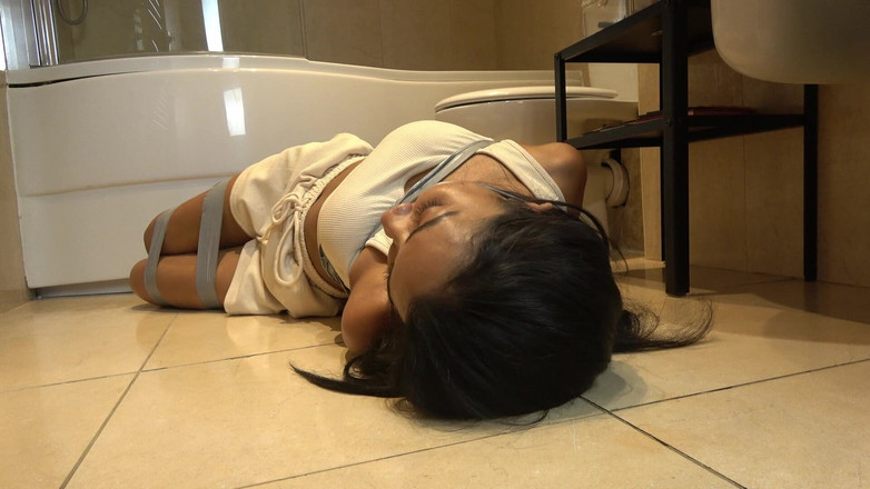 Latina Fetish: Captivitatea lui Courtney: înregistrat și tape Wrap căluș în Interogatoriu impletit și umilință!