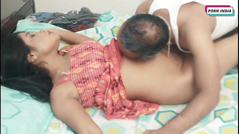 Porn India Studio: Desi calda ragazza viene scopata duro