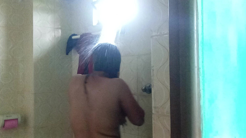 Sumahomesex: Yenge tuvalette elbise değişikliği bu videoyu kaydediyorum