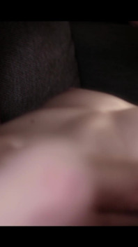 Dragoste romantică lesbiană sărutându-se și lingând pizdele umede ale fetelor frumoase