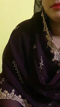 Bhabhi cantik & devar Ji kedua-duanya masuk ke dalam mood miang semasa perbualan, video penuh India buatan sendiri sebenar dengan audio hindi