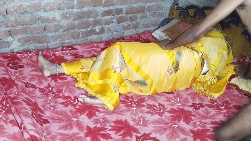 I Left Angura Aunty on Her Bed! (Kushum) I Left Angura Aunty on Her Bed! (Kushum)