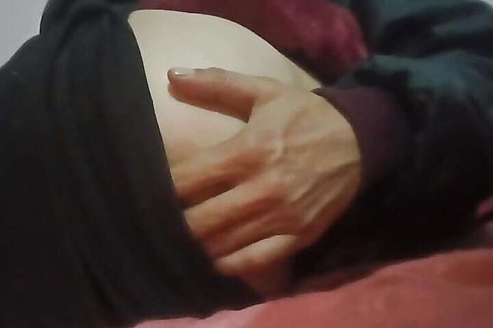 Gangbang straight: Индийский паренек показывает жопу в любительском видео