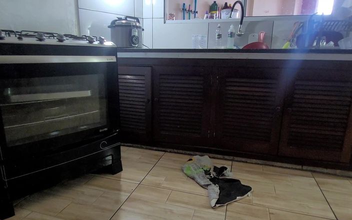 Sophie HelenAss: Tôi thuê một người phụ nữ dọn dẹp nóng bỏng...