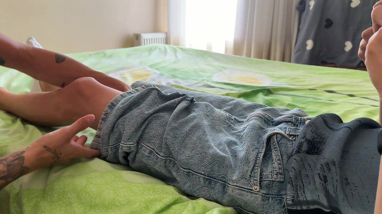 Ethan Lestray: Adam telefonda oynarken arkadaşına gırtlağına kadar alıyor