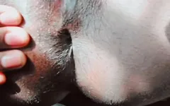 Kleine lul femboy lichaam blootstellen