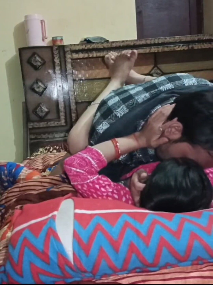 sashaa: Une indienne vierge se fait défoncer par son copain 1