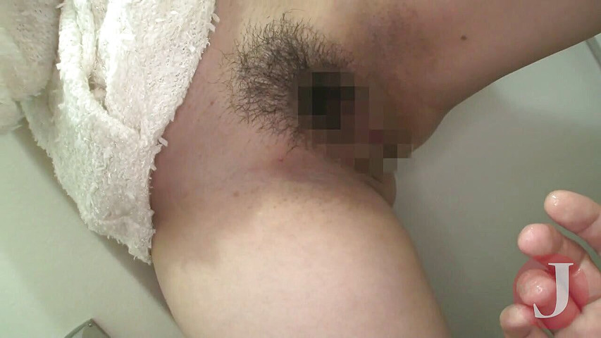Emabarassing beauty pissing (Asian happy ending)